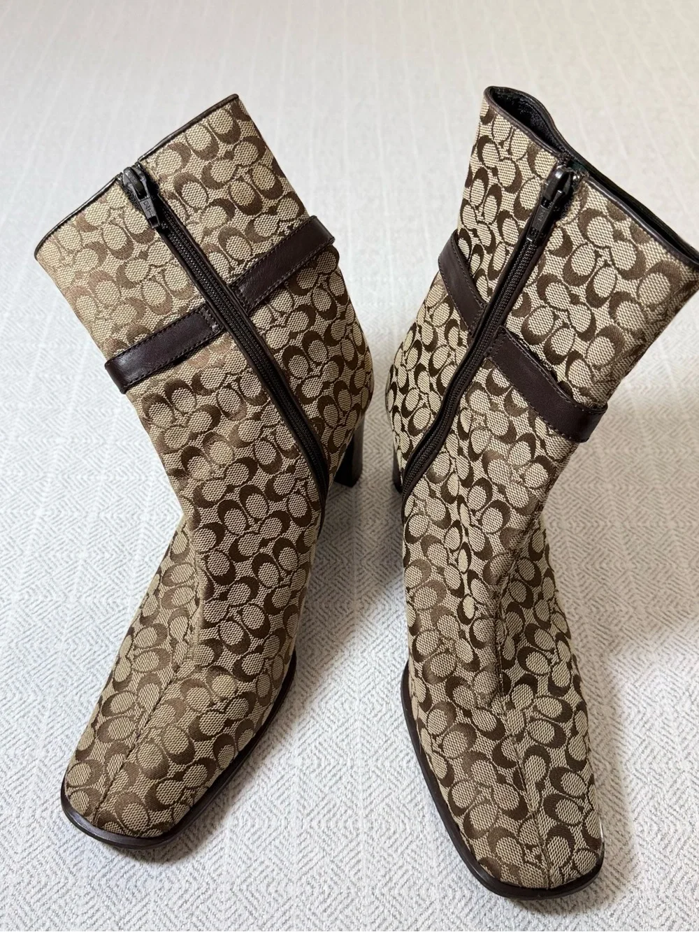 Vintage Coach Signature Bibi Canvas Ankle Bootie Beige Brown Buckle Zip 8.5